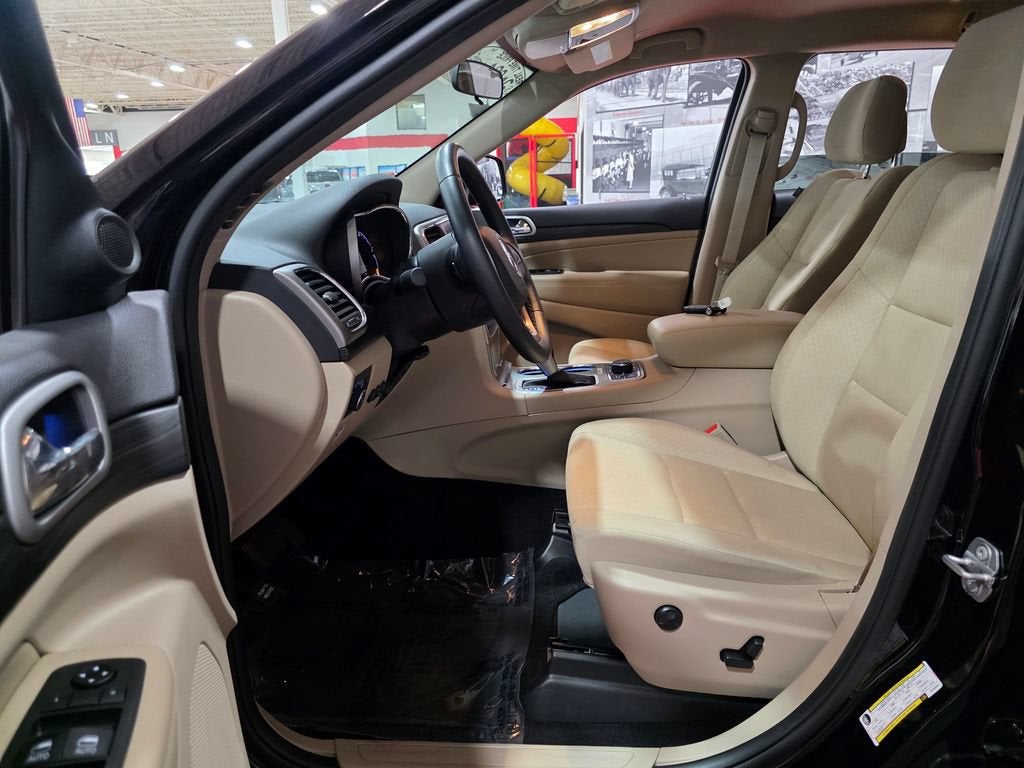 2019 Jeep Grand Cherokee Laredo E