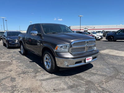 2017 RAM 1500 Laramie Crew Cab 4x4 5'7" Box
