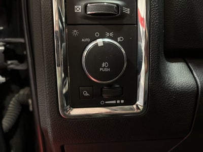 2017 RAM 1500 Laramie Crew Cab 4x4 5'7" Box