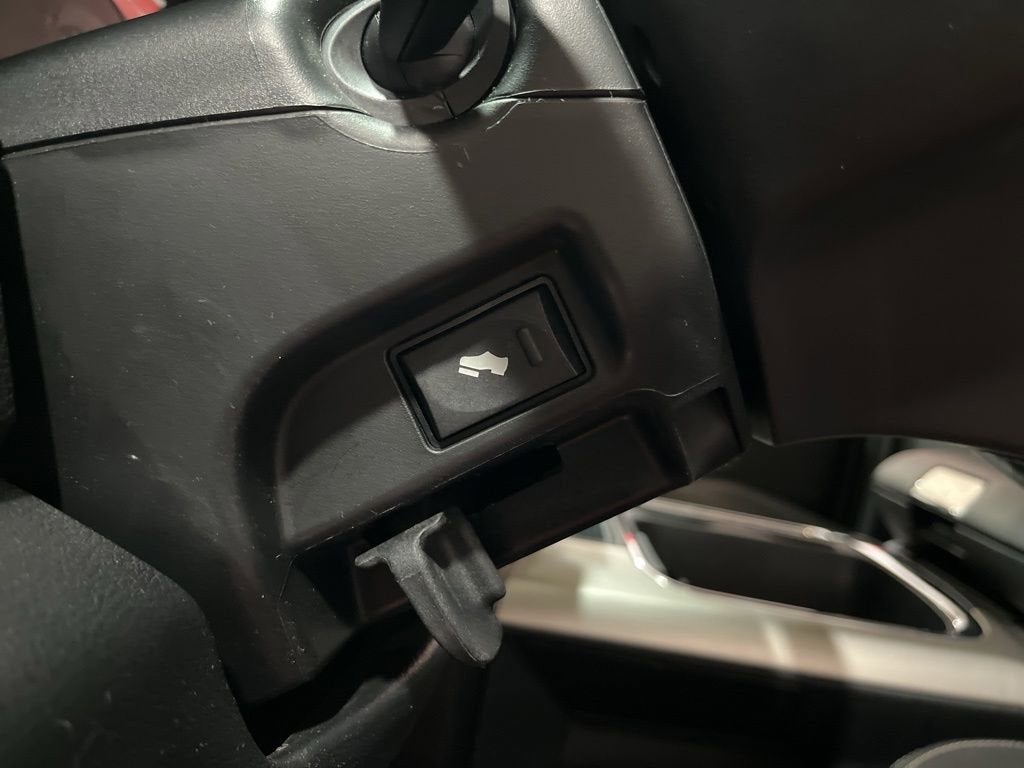 2017 RAM 1500 Laramie Crew Cab 4x4 5'7" Box