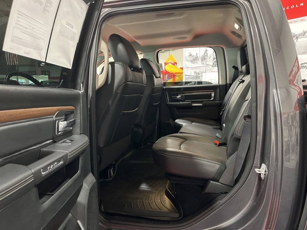 2017 RAM 1500 Laramie Crew Cab 4x4 5'7" Box