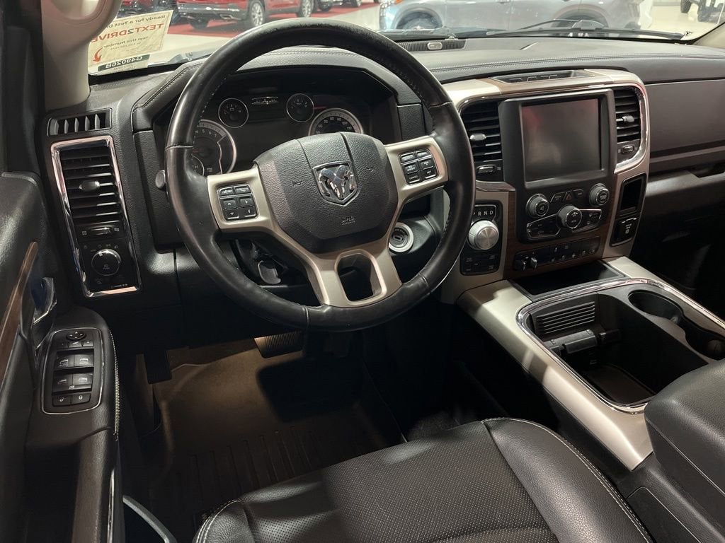 2017 RAM 1500 Laramie Crew Cab 4x4 5'7" Box