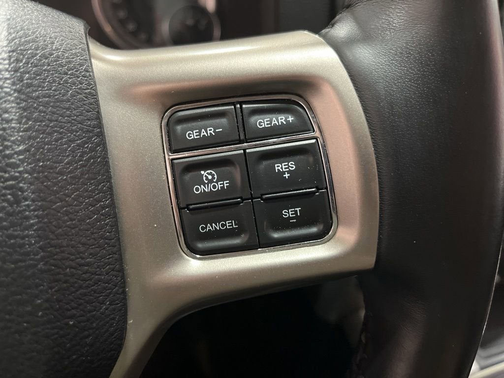 2017 RAM 1500 Laramie Crew Cab 4x4 5'7" Box