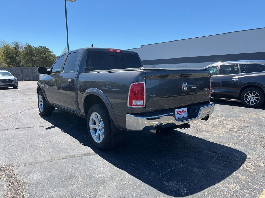 2017 RAM 1500 Laramie Crew Cab 4x4 5'7" Box