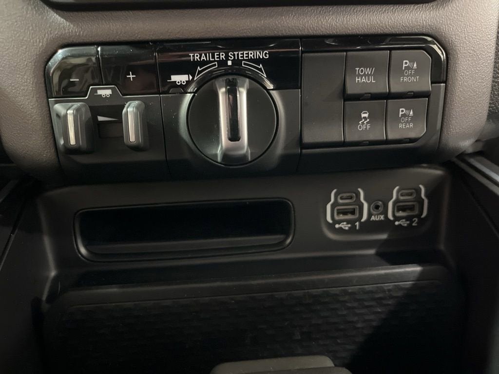 2022 RAM 1500 Big Horn Quad Cab 4x4 6'4" Box