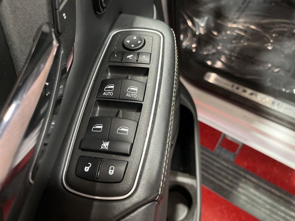 2023 RAM 1500 Limited Crew Cab 4x4 5'7" Box