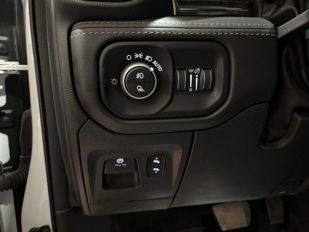 2023 RAM 1500 Limited Crew Cab 4x4 5'7" Box