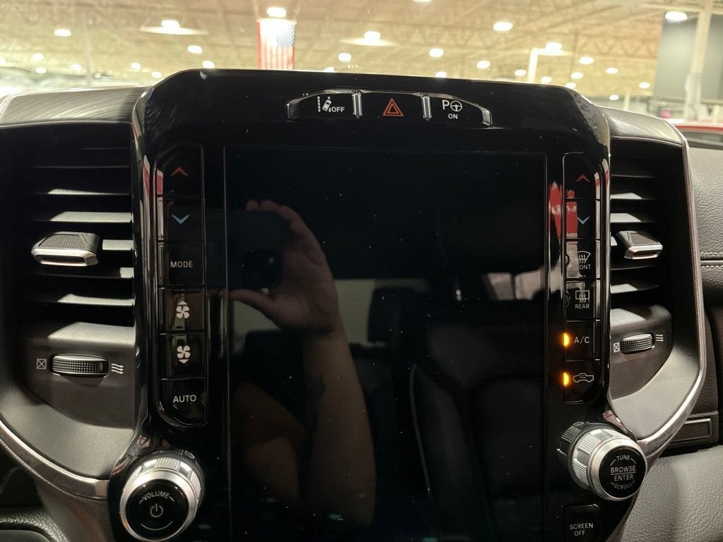 2023 RAM 1500 Laramie Crew Cab 4x4 5'7" Box