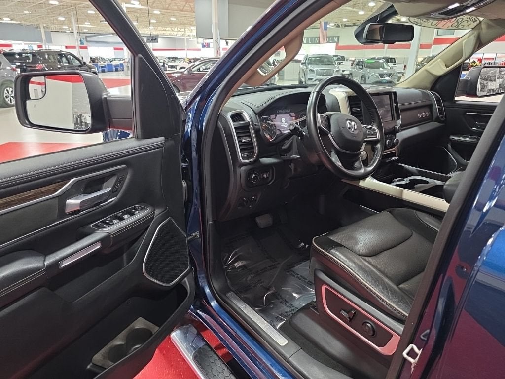 2020 RAM 1500 Laramie Crew Cab 4x4 5'7" Box