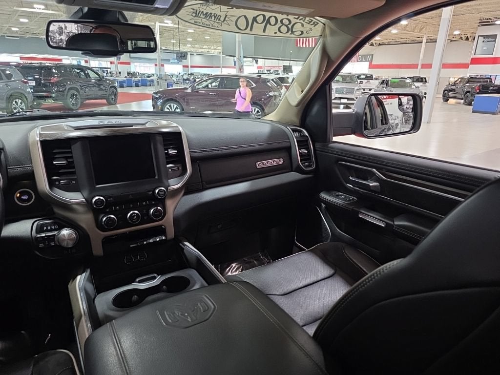 2020 RAM 1500 Laramie Crew Cab 4x4 5'7" Box