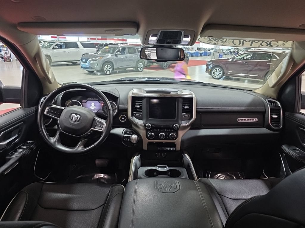 2020 RAM 1500 Laramie Crew Cab 4x4 5'7" Box