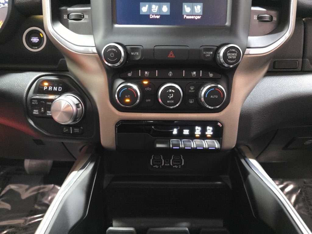 2020 RAM 1500 Laramie Crew Cab 4x4 5'7" Box