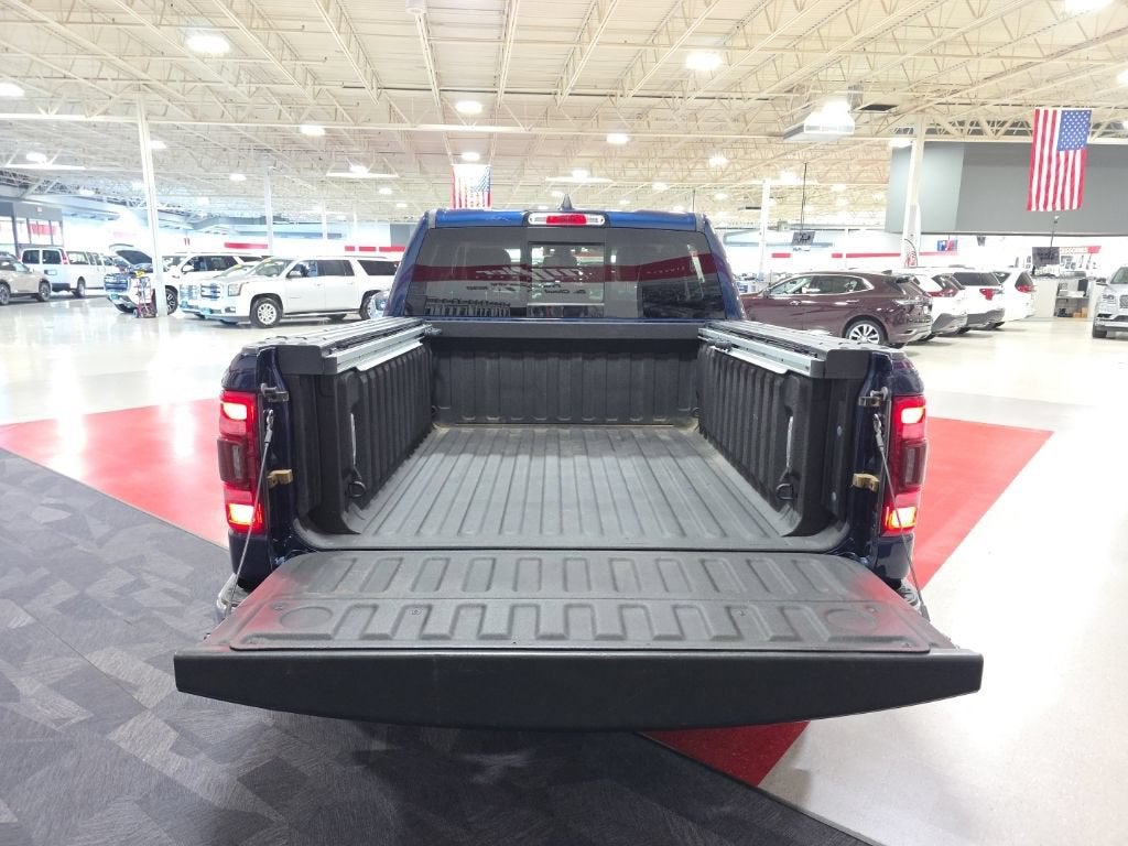 2020 RAM 1500 Laramie Crew Cab 4x4 5'7" Box