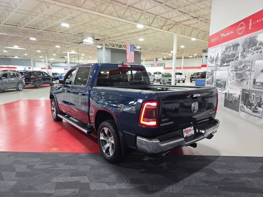 2020 RAM 1500 Laramie Crew Cab 4x4 5'7" Box