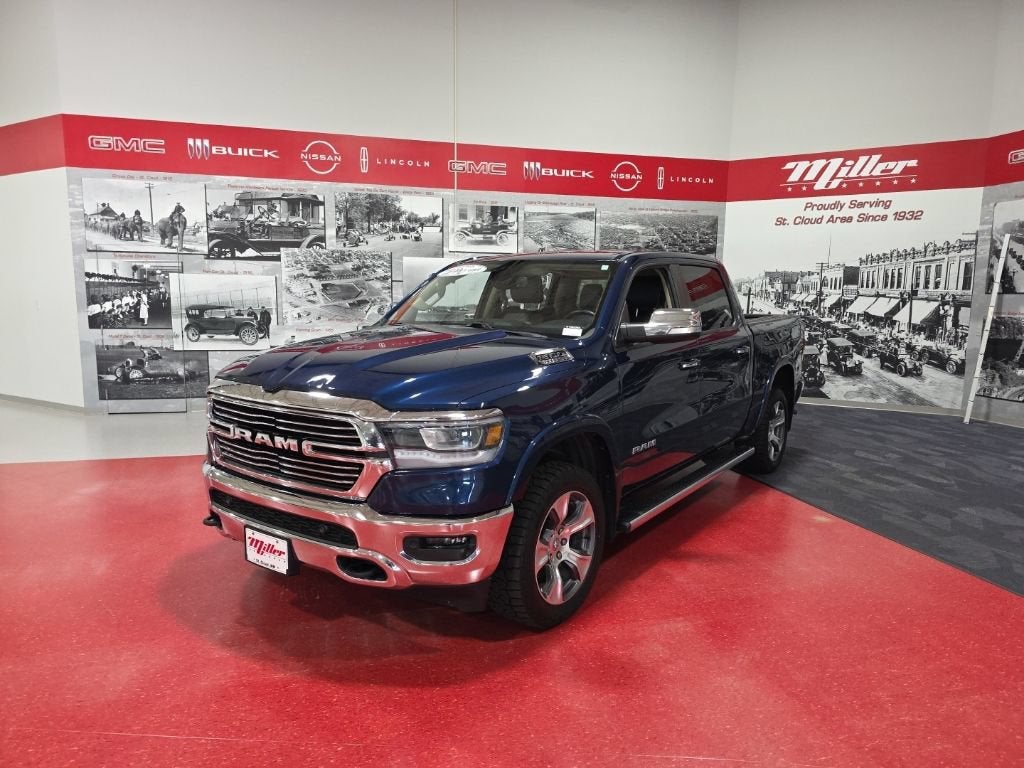 2020 RAM 1500 Laramie Crew Cab 4x4 5'7" Box