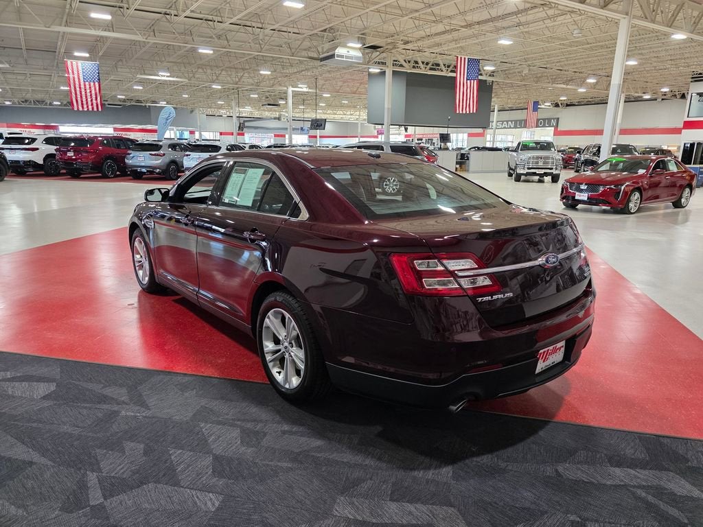 2018 Ford Taurus SEL