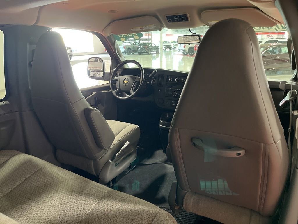 2020 Chevrolet Express Passenger 3500 1LS