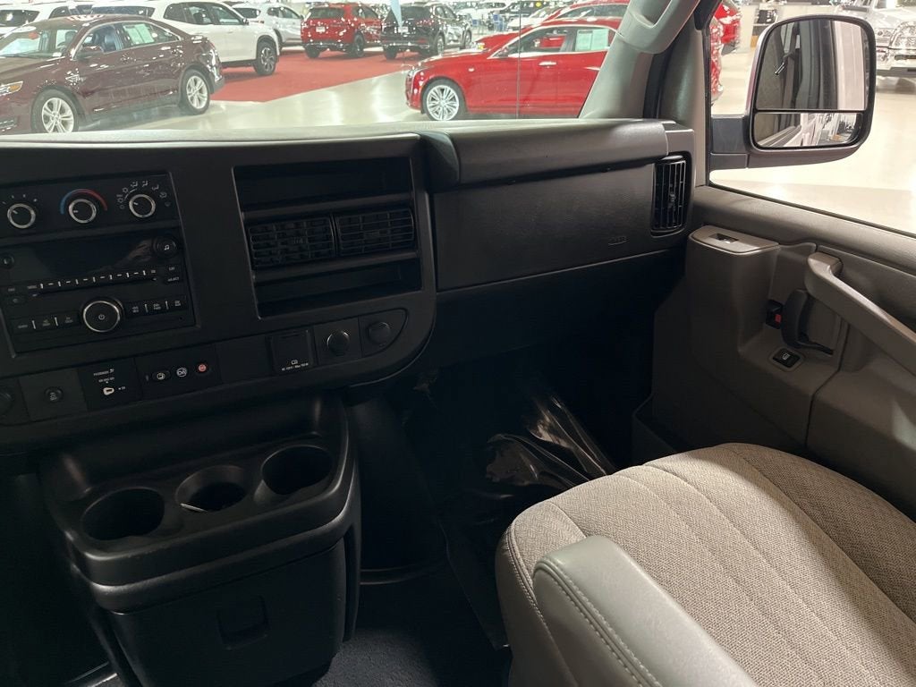 2020 Chevrolet Express Passenger 3500 1LS