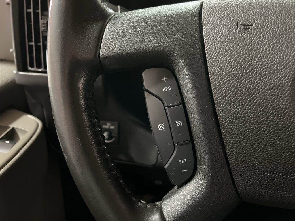 2020 Chevrolet Express Passenger 3500 1LS