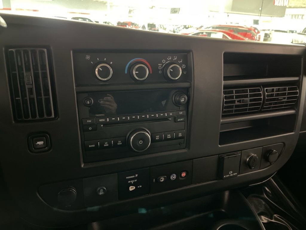 2020 Chevrolet Express Passenger 3500 1LS