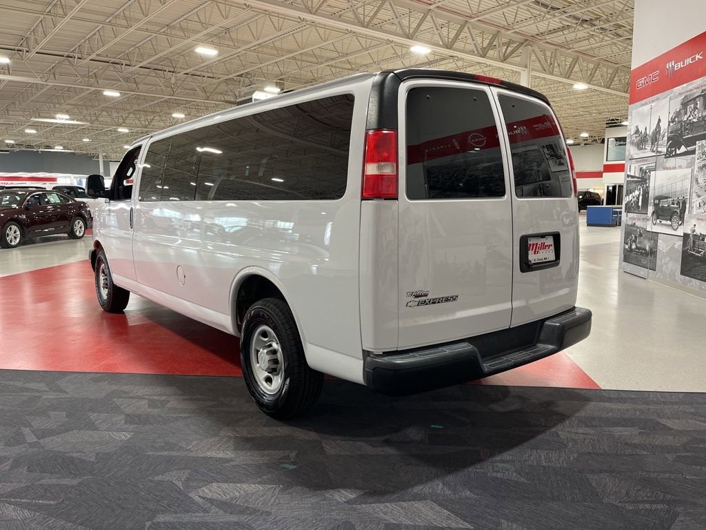 2020 Chevrolet Express Passenger 3500 1LS