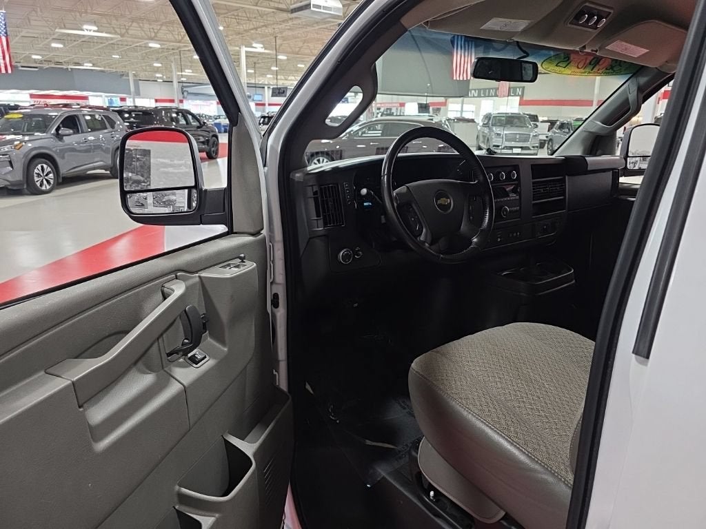 2023 Chevrolet Express Passenger 3500 LS