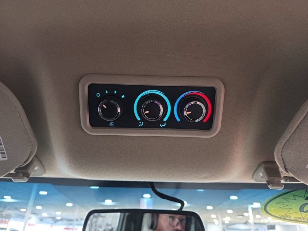 2023 Chevrolet Express Passenger 3500 LS