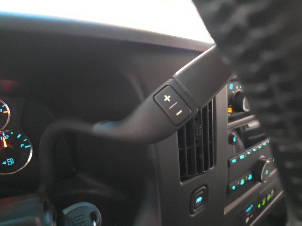 2023 Chevrolet Express Passenger 3500 LS