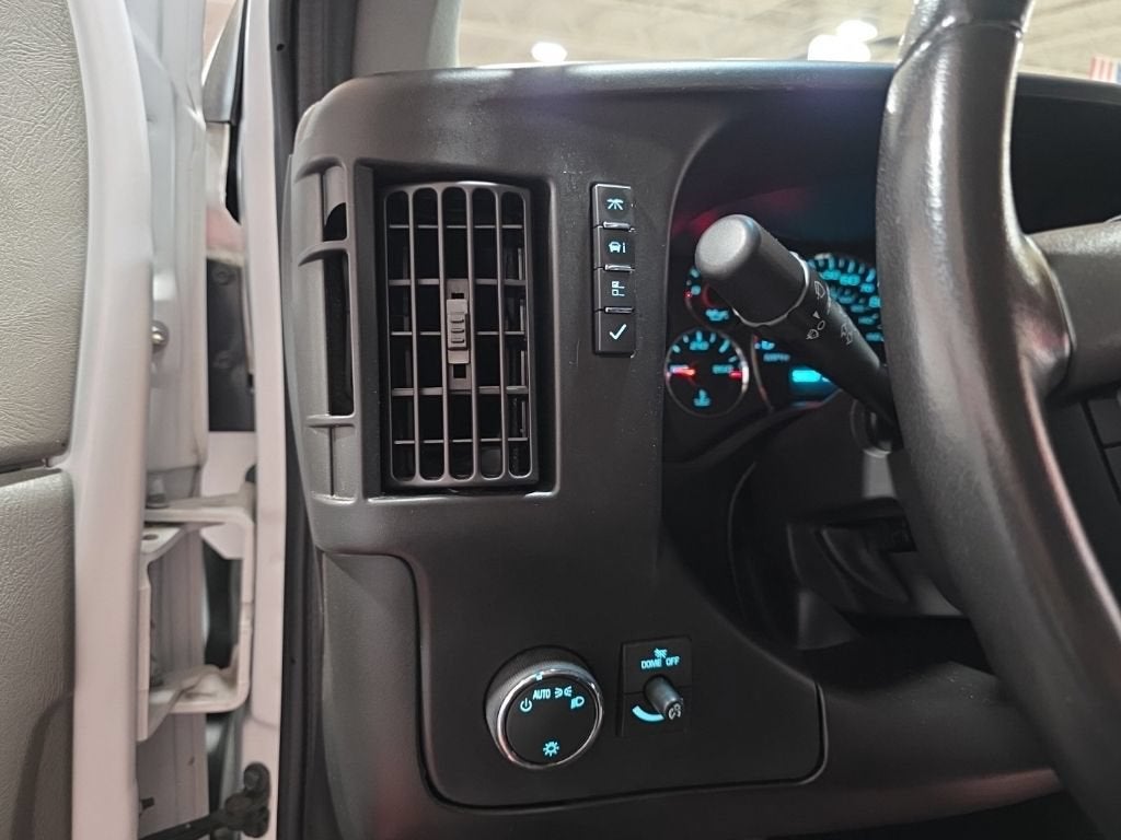 2023 Chevrolet Express Passenger 3500 LS