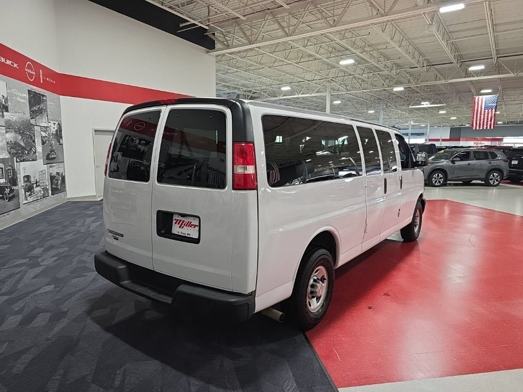 2023 Chevrolet Express Passenger 3500 LS
