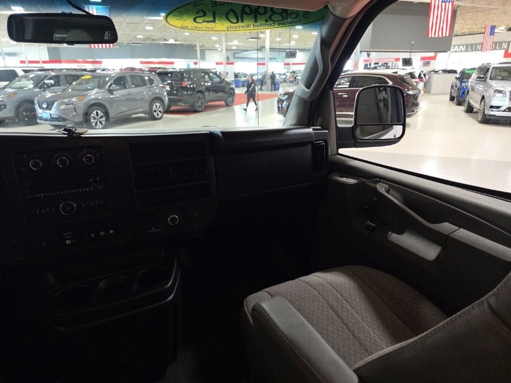 2023 Chevrolet Express Passenger 3500 LS