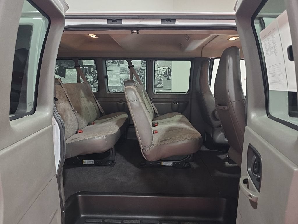 2023 Chevrolet Express Passenger 3500 LS