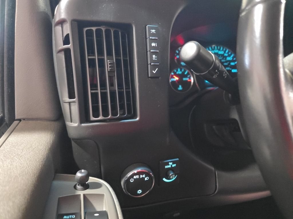 2023 Chevrolet Express Passenger 3500 LS