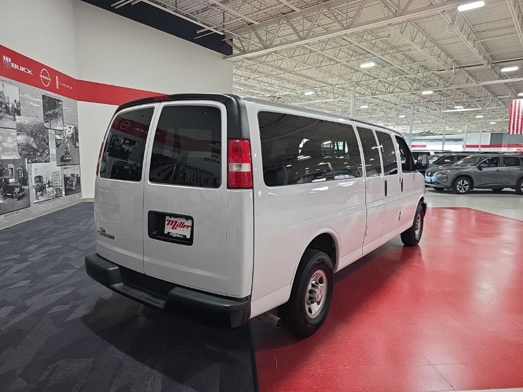 2023 Chevrolet Express Passenger 3500 LS