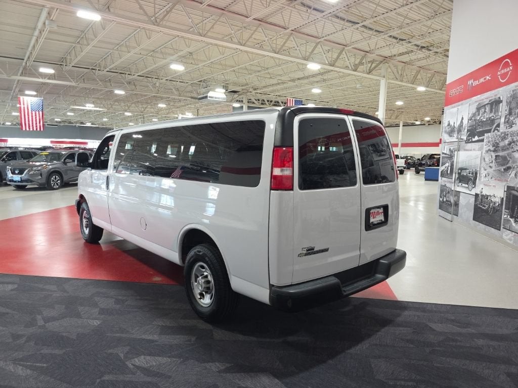 2023 Chevrolet Express Passenger 3500 LS