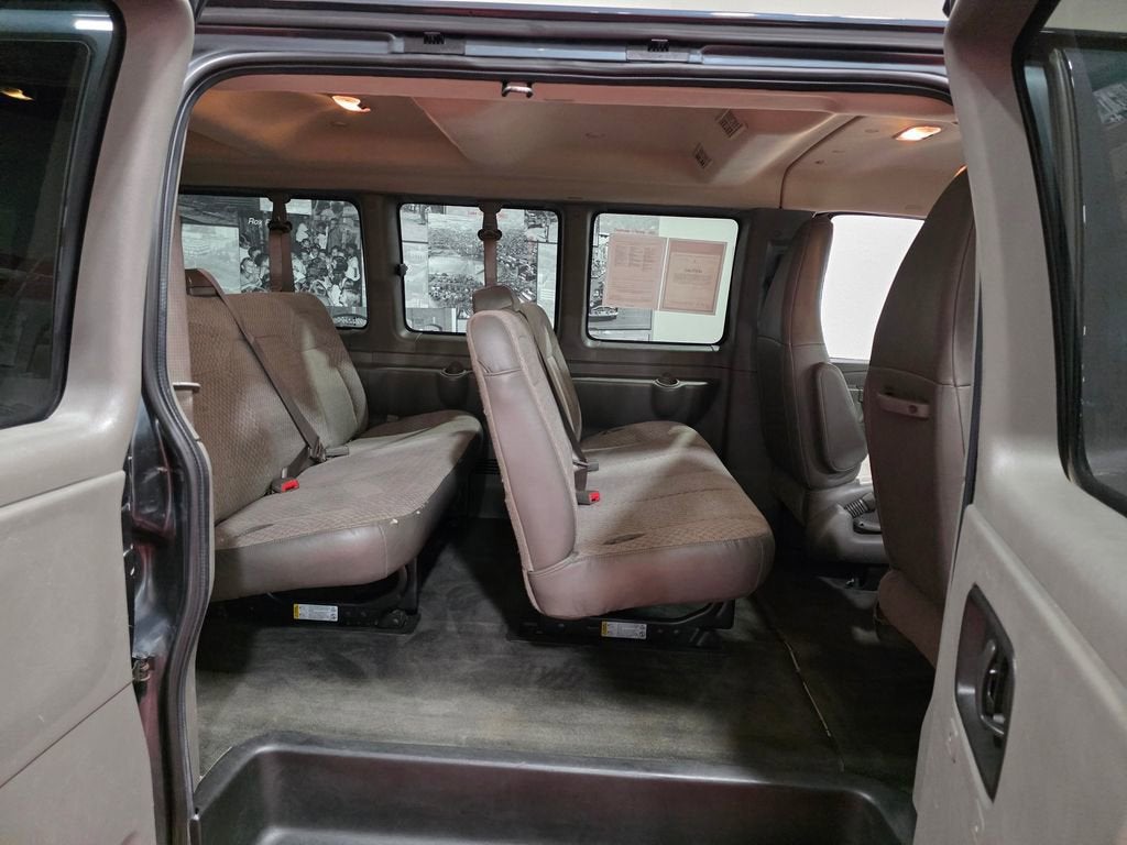 2017 Chevrolet Express Passenger 3500 LT