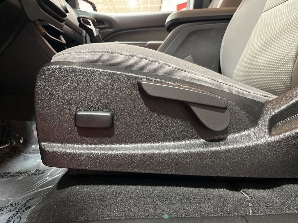 2022 Chevrolet Colorado WT