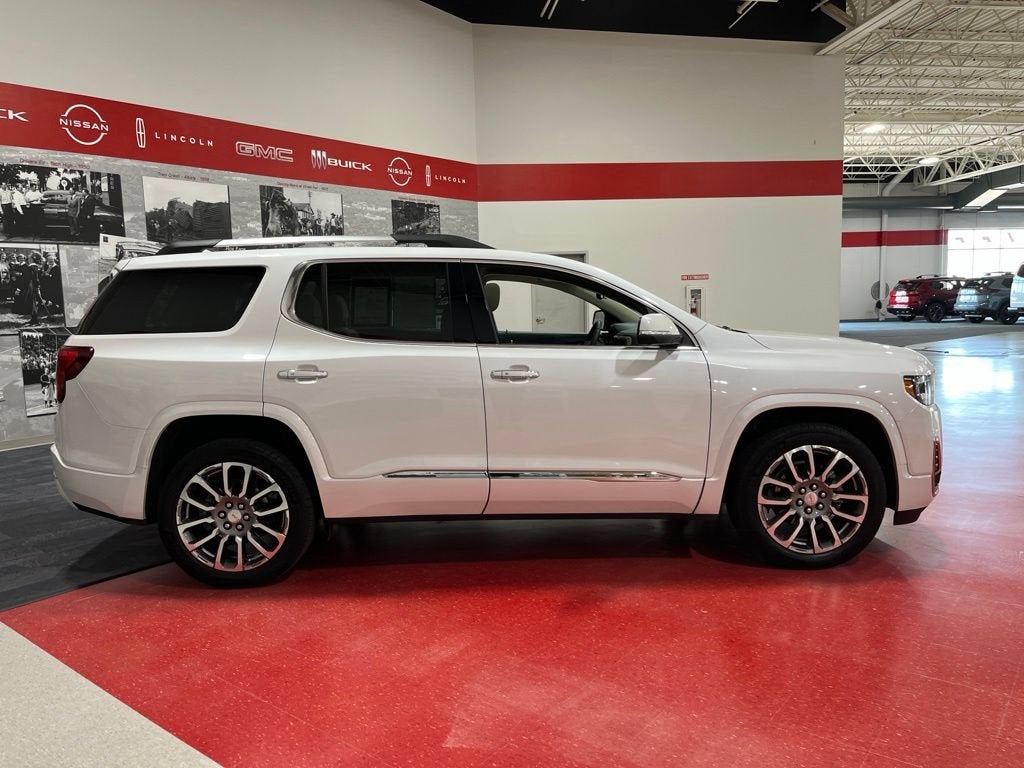 2023 GMC Acadia Denali