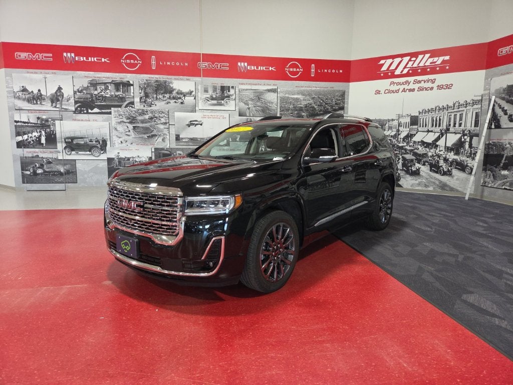 2023 GMC Acadia Denali