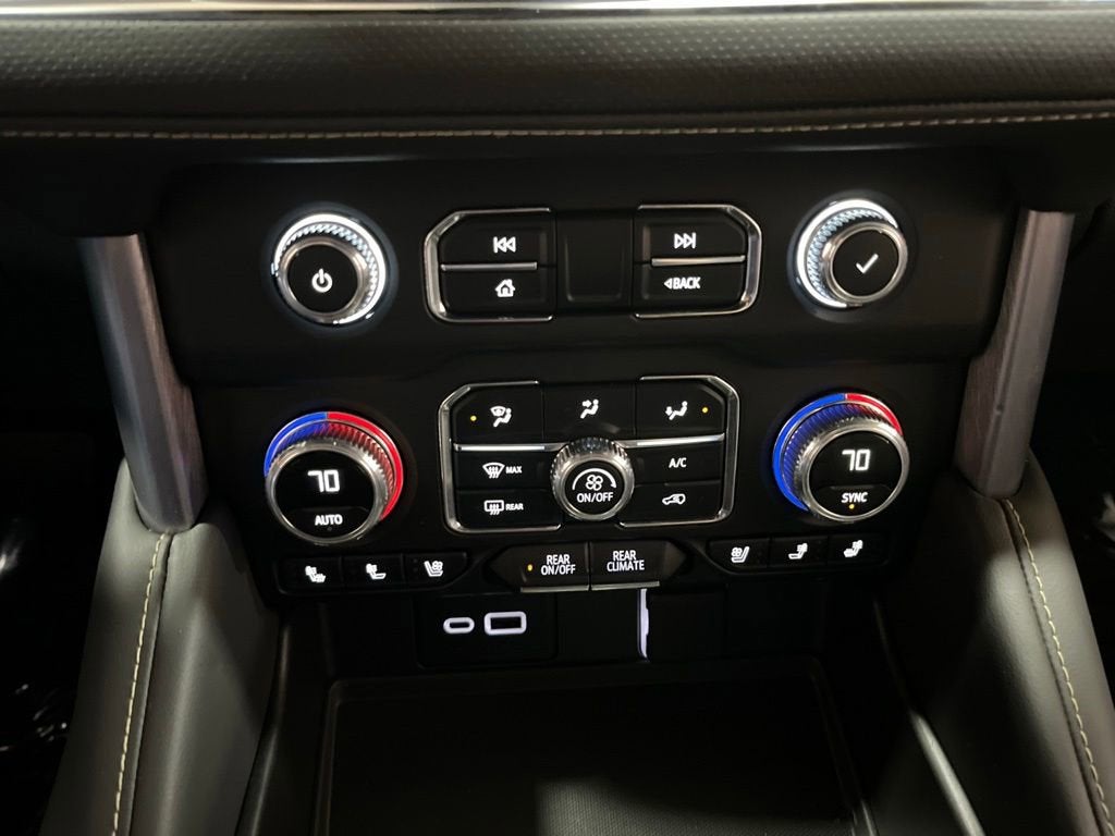 2024 GMC Yukon XL SLT