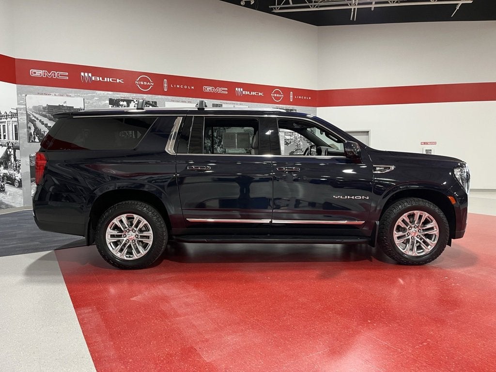 2022 GMC Yukon XL SLT