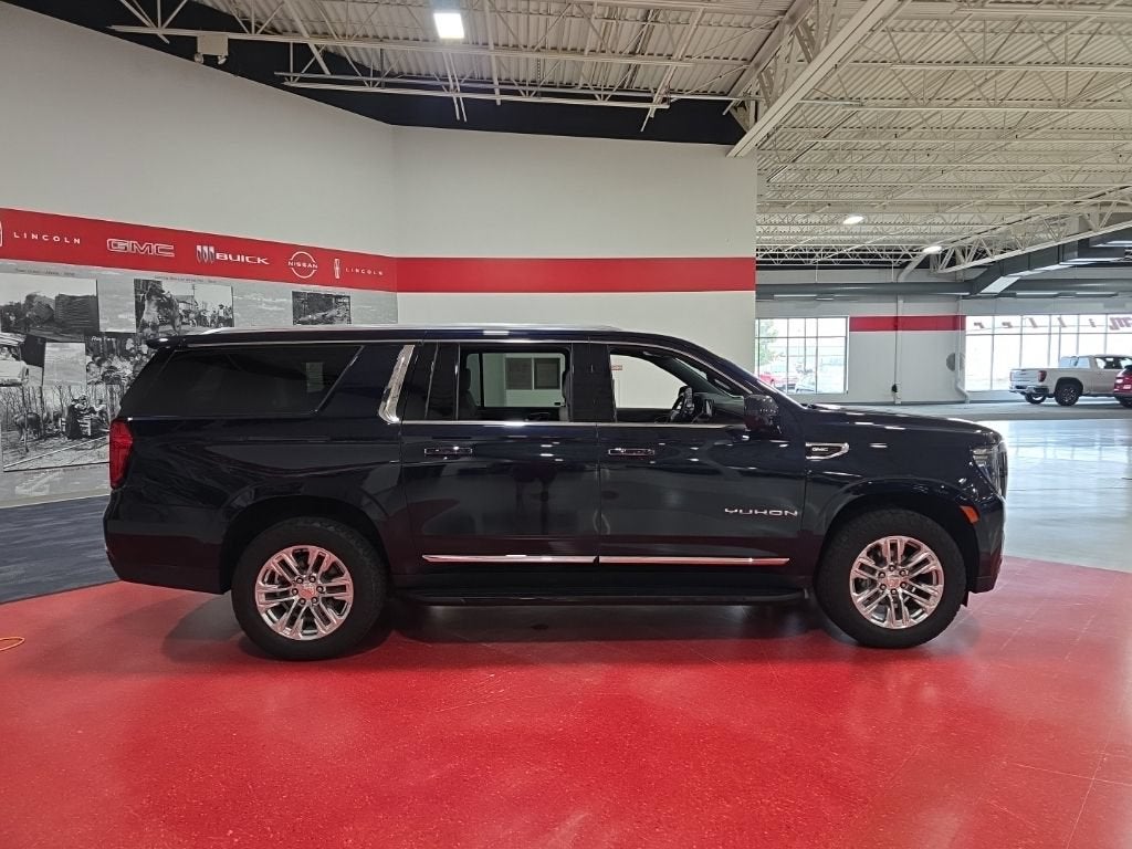 2022 GMC Yukon XL SLT