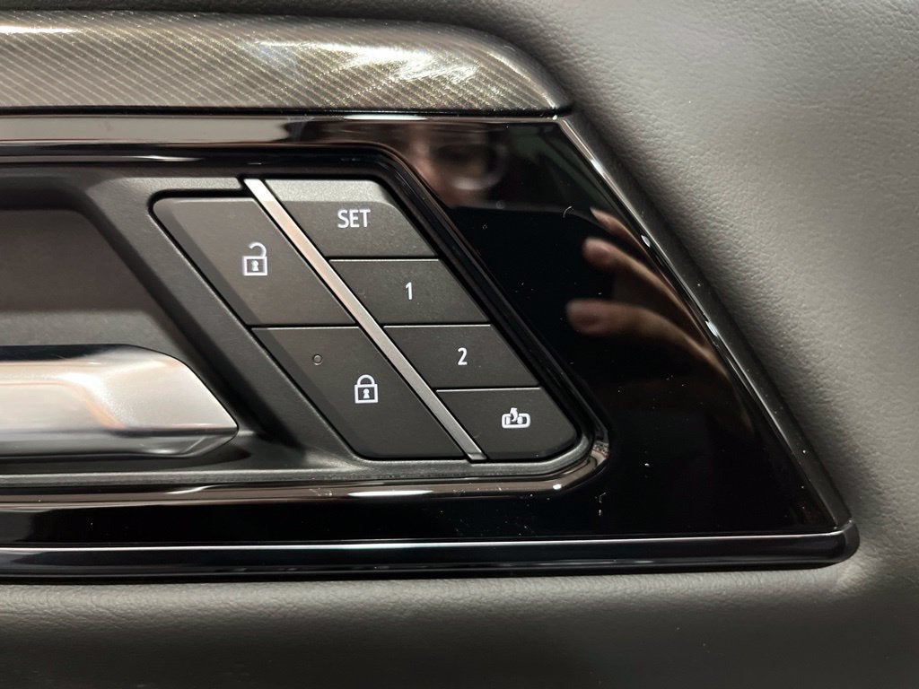 2027 GMC Yukon XL AT4 - Photo 17