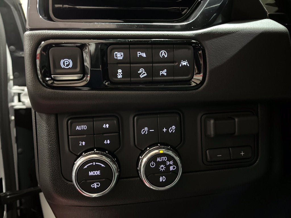 2027 GMC Yukon XL AT4 - Photo 18