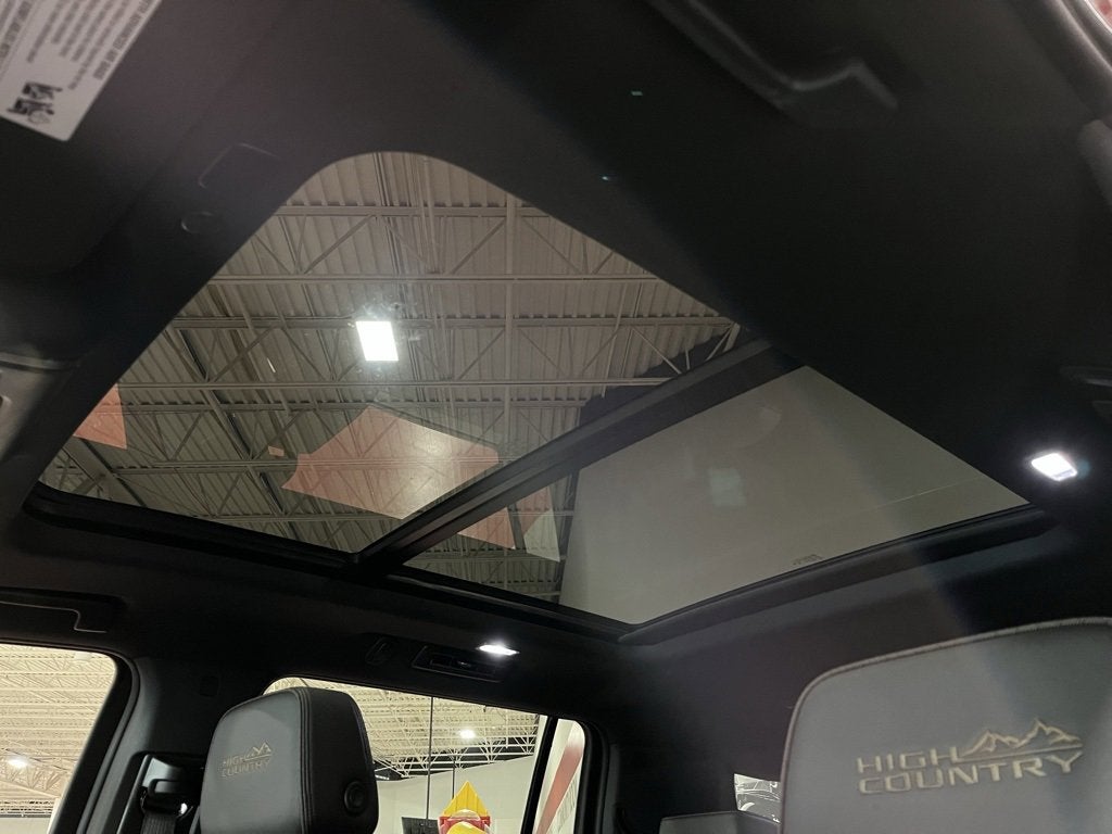 2023 Chevrolet Suburban High Country