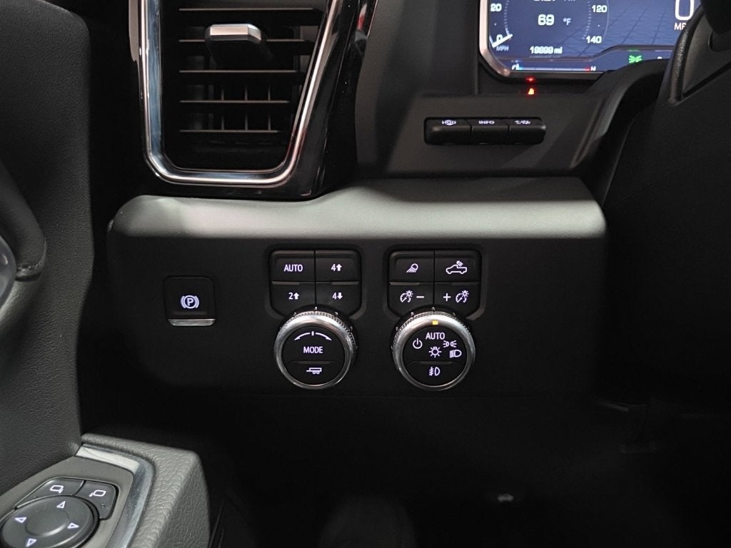 2025 GMC Sierra 3500 HD Denali