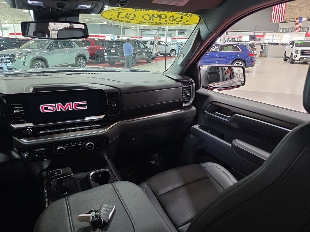 2025 GMC Sierra 1500 SLT