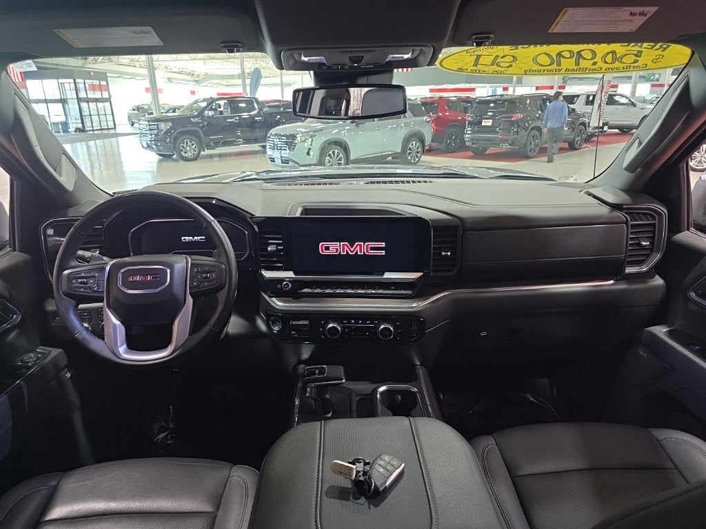 2025 GMC Sierra 1500 SLT
