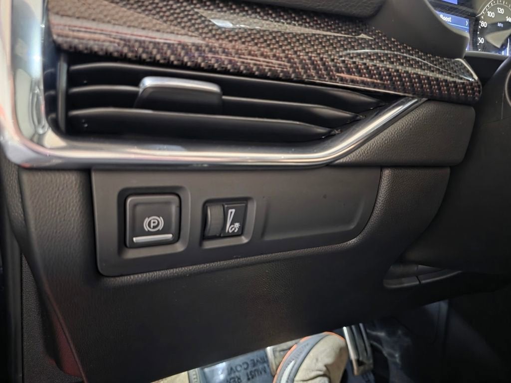 2023 Cadillac XT4 Sport