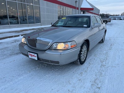 2004 Lincoln Town Car Signature